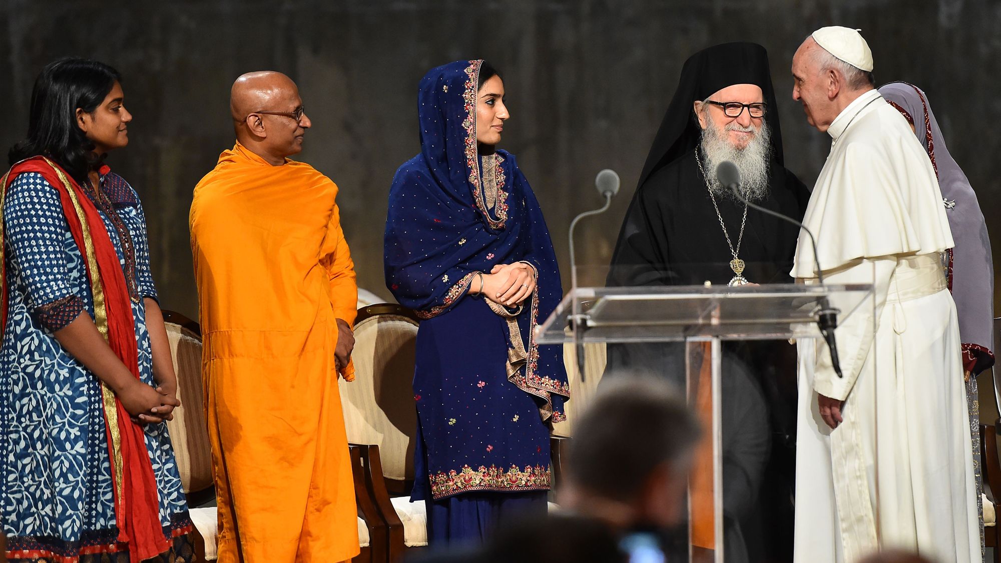 Más colaboración interreligiosa para enfrentar extremismos: papa Francisco