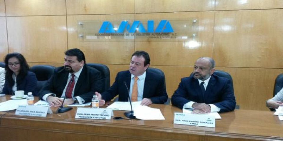 Cae 1.7% exportaciones de autos mexicanos: AMIA