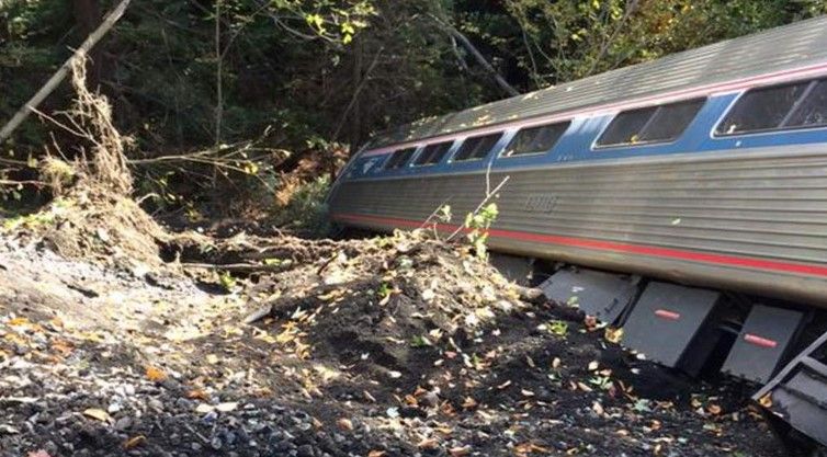 Descarrilamiento de tren en EE.UU. deja 7 heridos