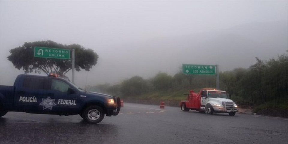 Cierran autopista a Colima por falta de visibilidad