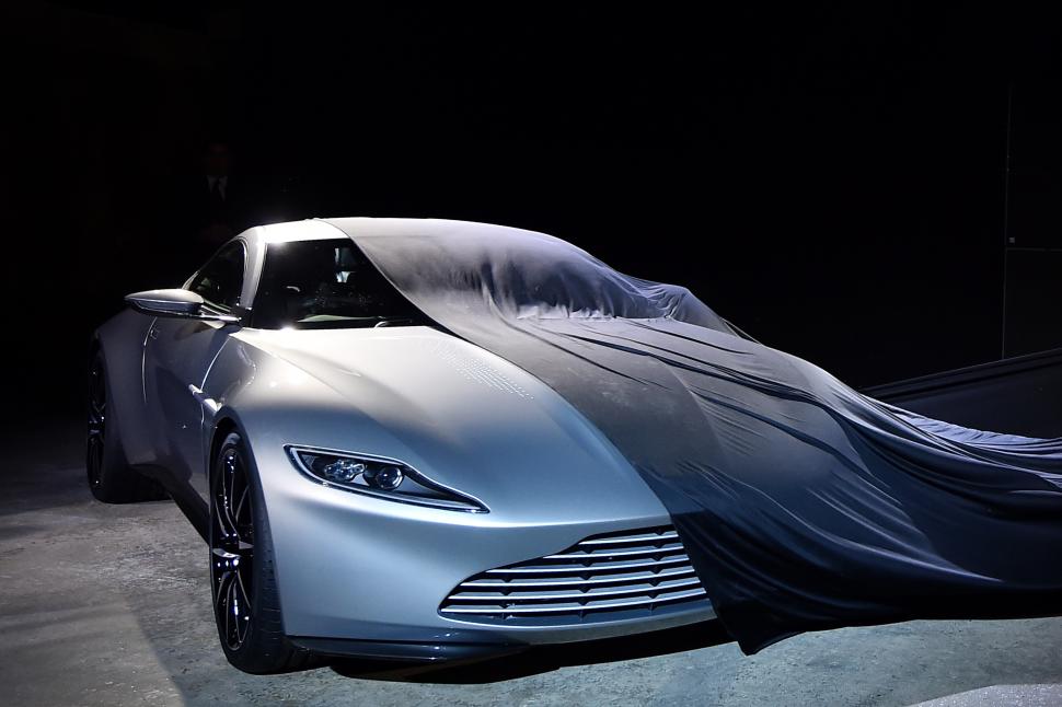 Subastarán el auto de James Bond de la cinta Spectre