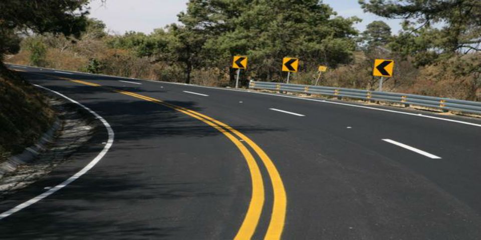 La SCT habilita seis nuevos retornos en la México-Toluca