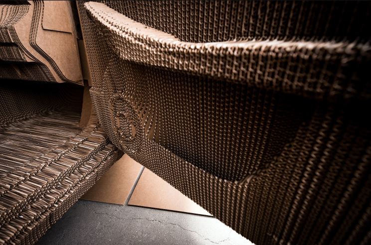 Video: construyen automóvil de cartón - CAR6