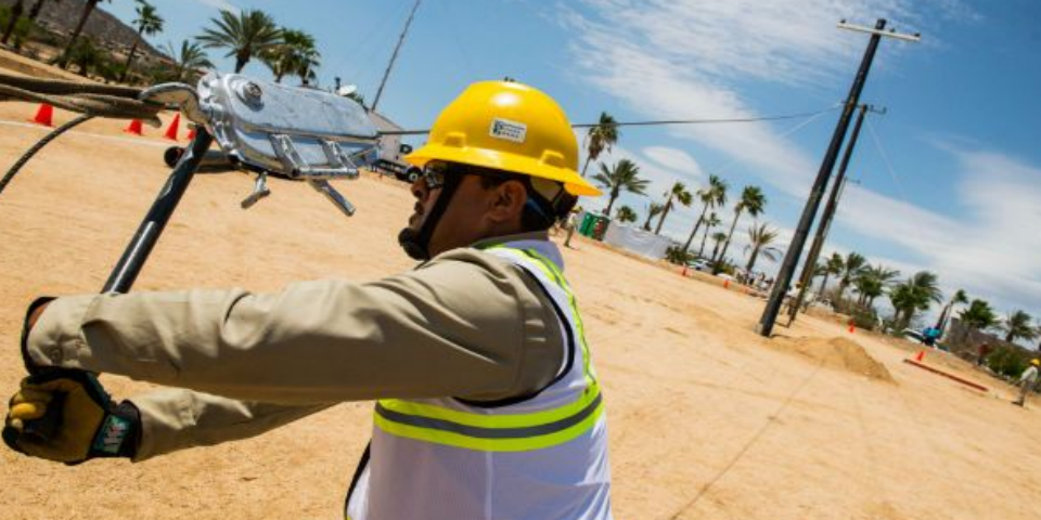 CFE restablece al 100% el suministro de energía tras el paso de Patricia