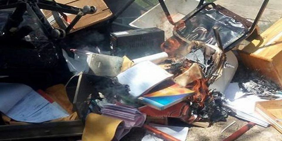 CNTE destrozan oficinas en Chiapas