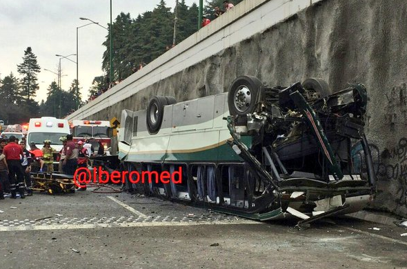 Vuelca autobús en la México-Toluca