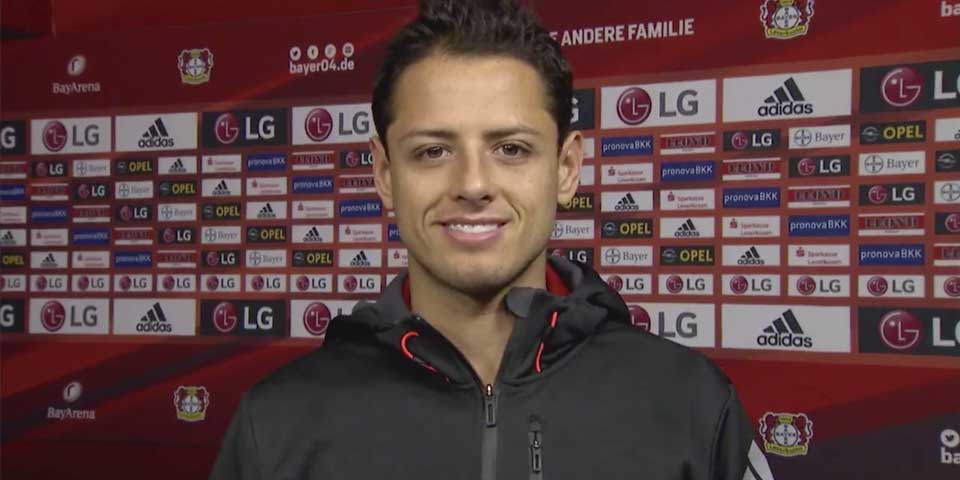 Chicharito presenta cuenta en español del Leverkusen