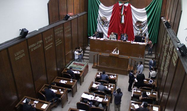 Diputados de Querétaro aumentan 38 mil pesos su salario