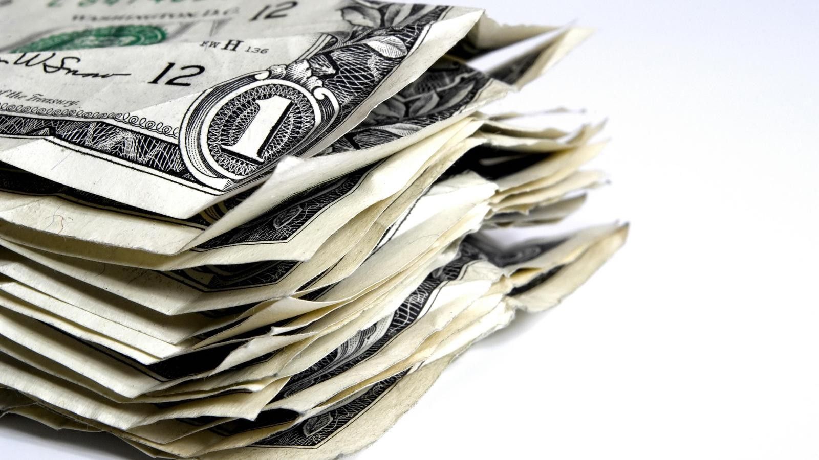 Analistas prevén dólar en 16.75 pesos y PIB más bajo Analistas prevén dólar en 16.75 pesos y PIB más bajo