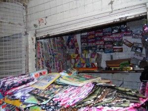 Asegura PGR más de 140 mil productos piratas - FOTO-4-300x225