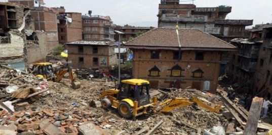 Suman 430 muertos tras terremoto en Afganistán, Pakistán e India