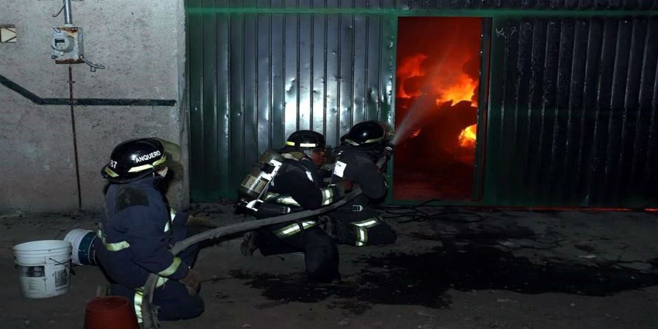 Incendio consume 40 toneladas de algodón en Puebla