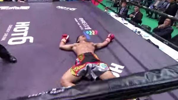 Boxeador de 41 años noquea a rival