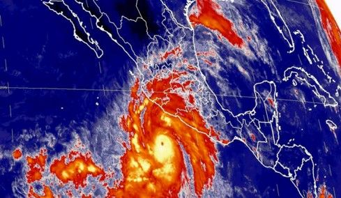Declaratoria de emergencia en 3 estados por Huracán Patricia