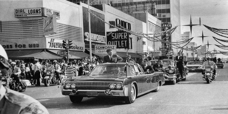 Placas del vehículo donde fue asesinado Kennedy serán subastadas