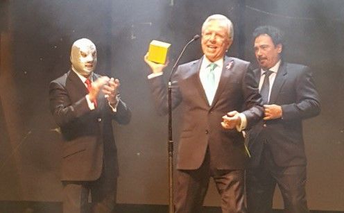 Otorgan premio Eliot a Joaquín López-Dóriga