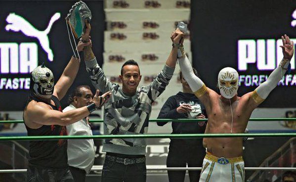 Lewis Hamilton sube al ring y enfrenta a 'Místico' - Lewis-Hamilton-Mistico