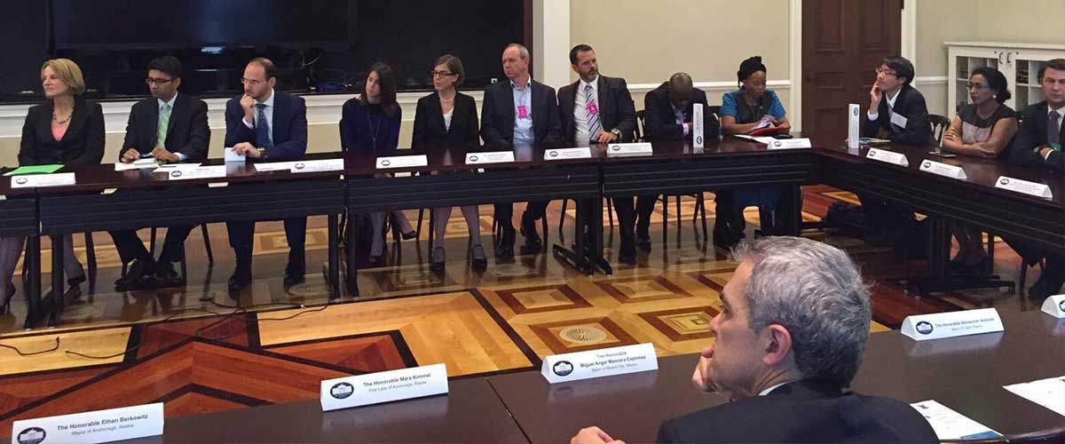 Mancera propone fondos verdes en EE.UU.