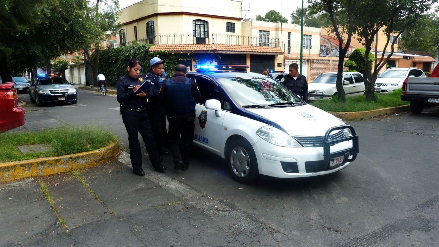 Detienen a dos hombres armados en Coyoacán Detienen a dos hombres armados en Coyoacán