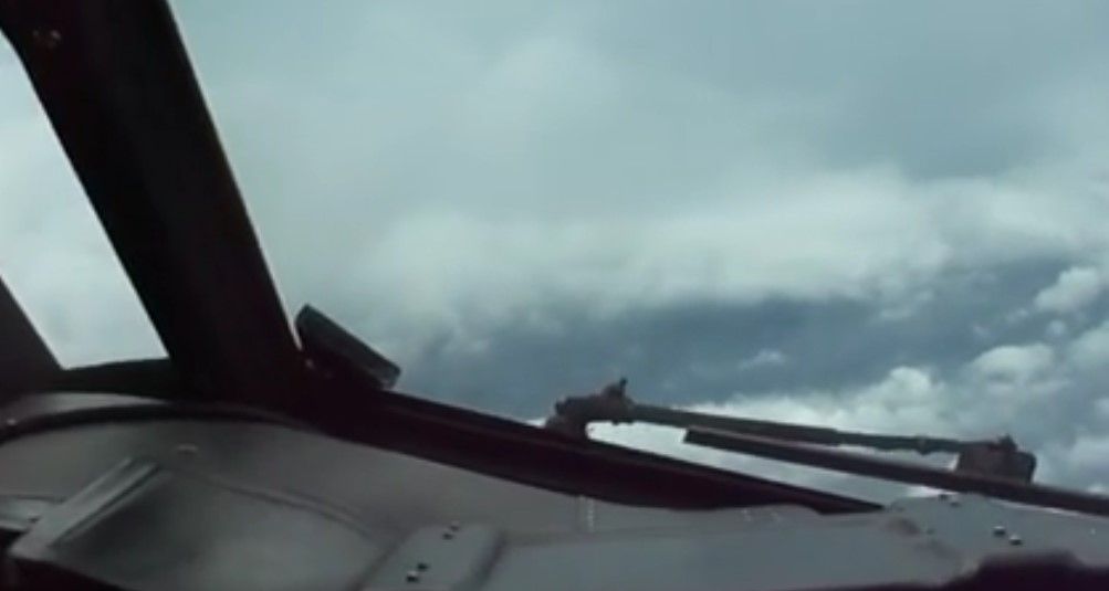 Video: cazahuracanes llega al ojo del Huracán Patricia