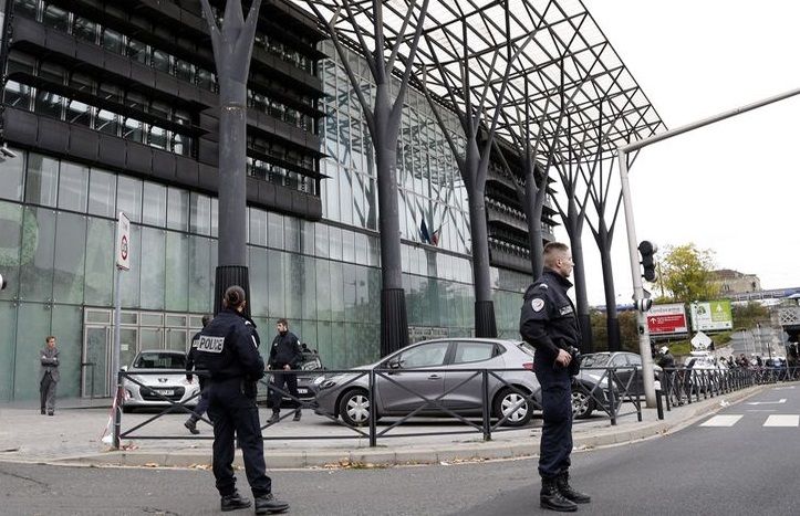 Abogado dispara a colega en tribunal y se suicida