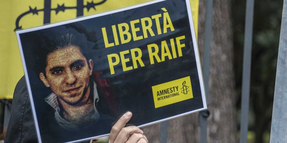 Bloguero perseguido recibe premio de Derechos Humanos