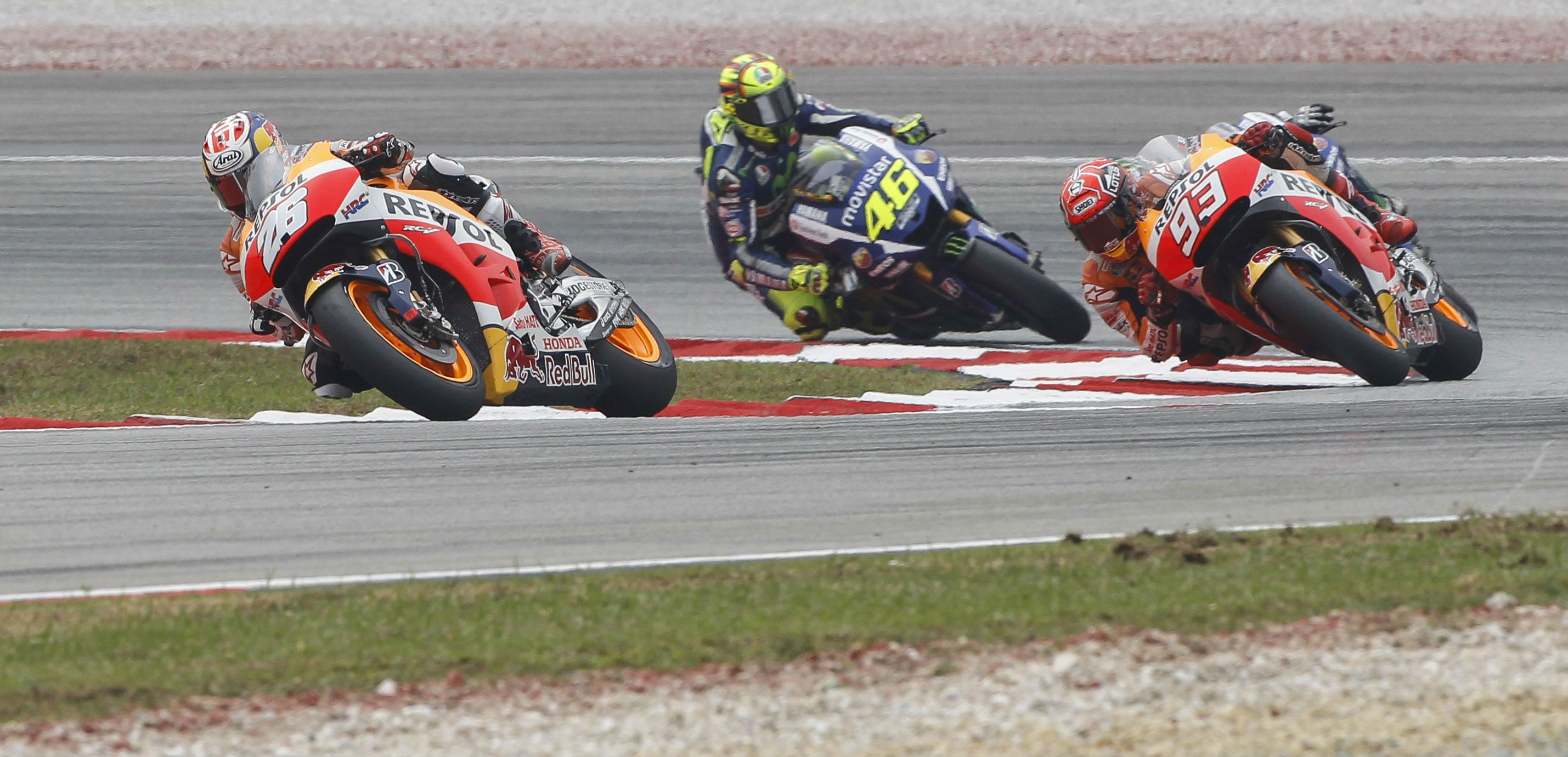 Rossi, sancionado por patear a Márquez