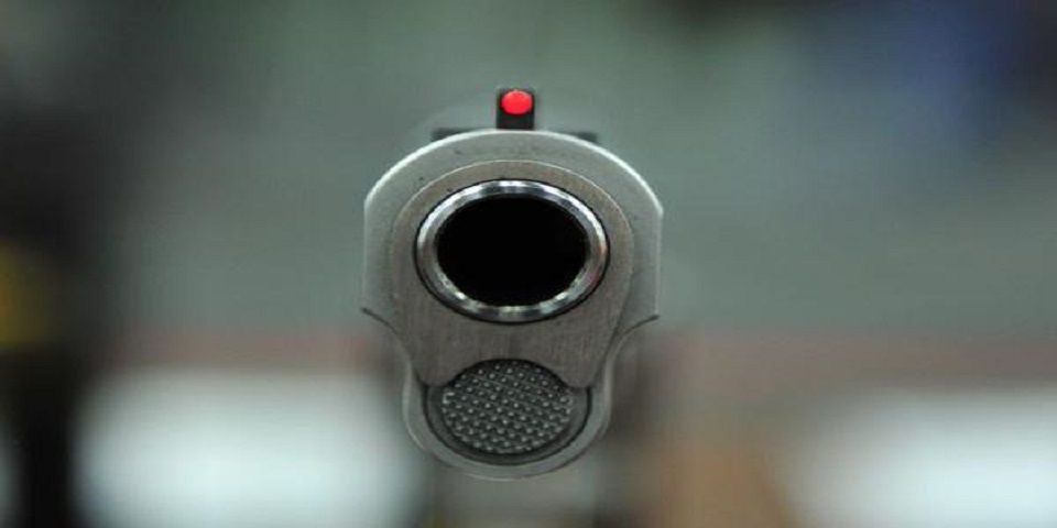 Roban pistola y matan a dos en California Roban pistola y matan a dos en California