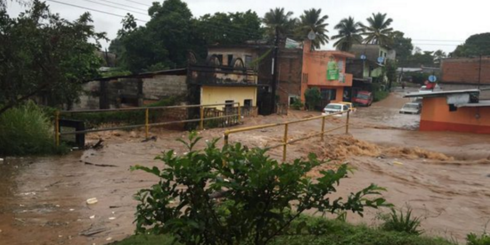Se desbordan tres ríos en Tapachula por Patricia