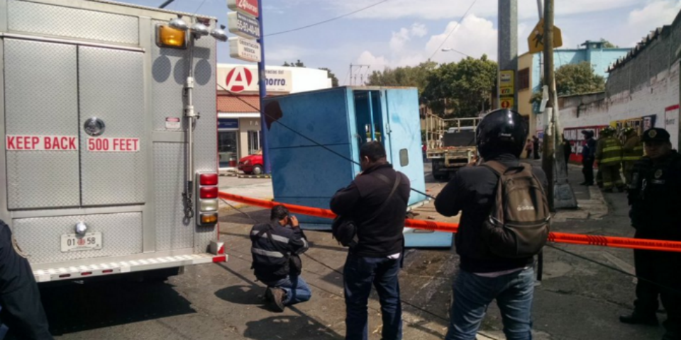 Mueren aplastados dos trabajadores del SACMEX