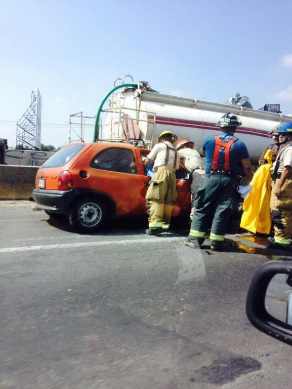 Muere joven al chocar contra pipa - accidente-zapopan-2
