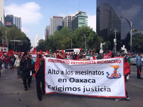 Antorchistas llegan al Hemiciclo a Juárez - antorchistas-reforma-3