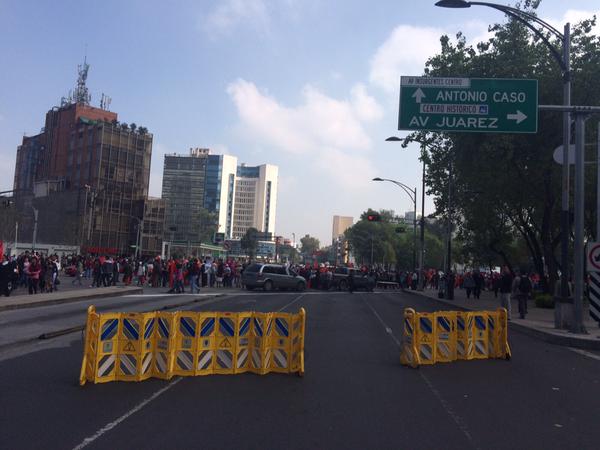 Antorchistas llegan al Hemiciclo a Juárez - antorchistas-reforma-5