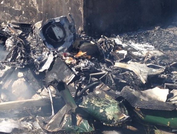 Cae avión pequeño en el patio de una casa - avioneta-las-heras-argentina-Darlynrd