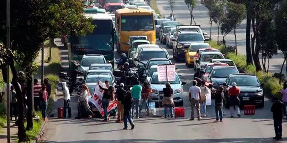 Bloqueos provocan caos vial en Constituyentes