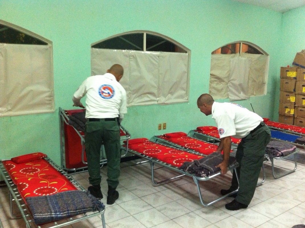 Población de Puerto Vallarta debe ir a refugios: secretario de Turismo