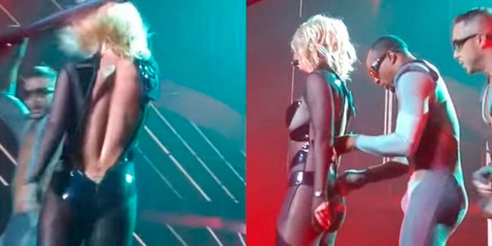 Video: Britney Spears sufre problemas de vestuario