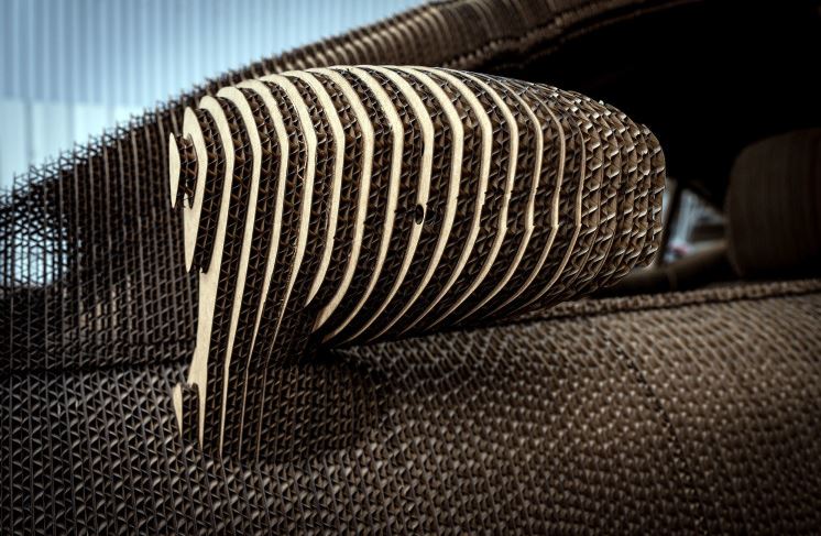 Video: construyen automóvil de cartón - car10