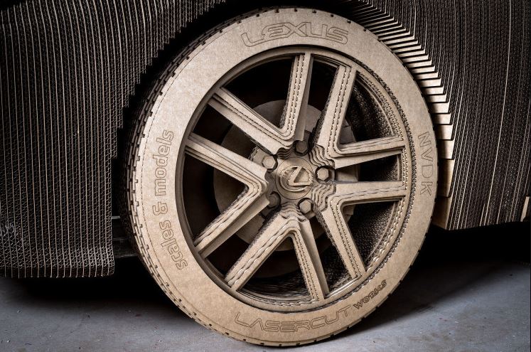 Video: construyen automóvil de cartón - car11