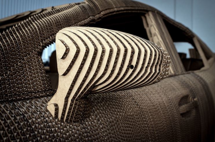 Video: construyen automóvil de cartón - car9