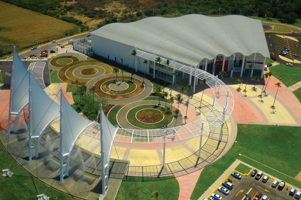 De turista a refugiado - centro-internacional-de-convenciones-puerto-vallarta-06-1024x683