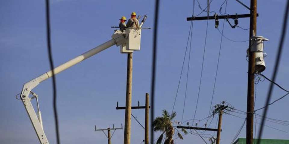 Restablecida energía eléctrica a 88% de afectados por Patricia