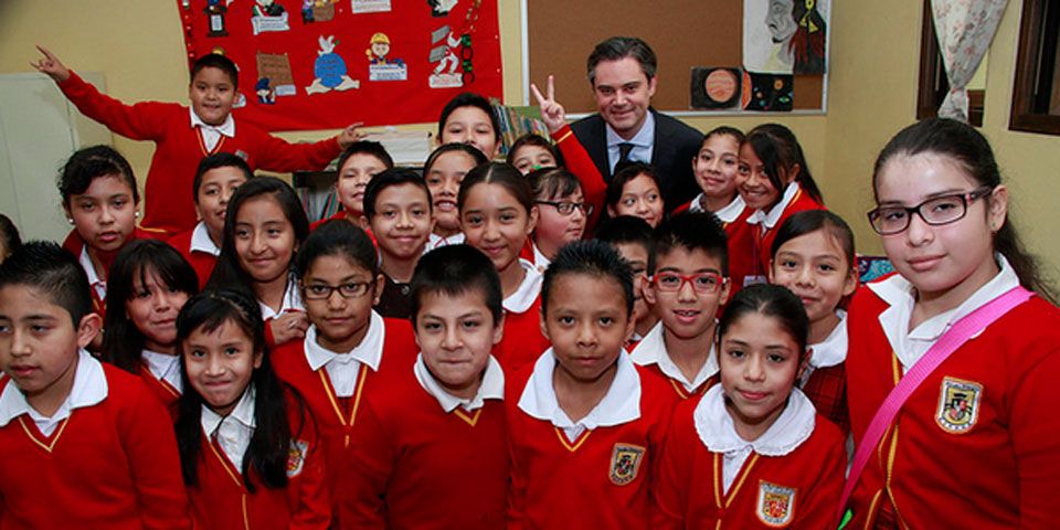 Escuelas deben laborar con normalidad este lunes: SEP