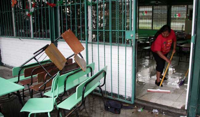 Solo 26 escuelas de 11 mil fueron afectadas por Huracán Patricia: SEP