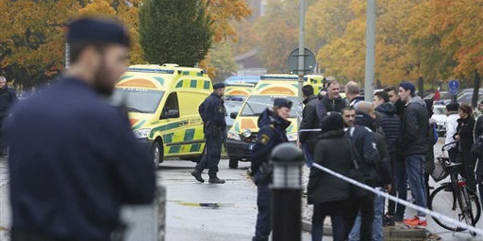 Hombre mata a dos con espada en escuela de Suecia