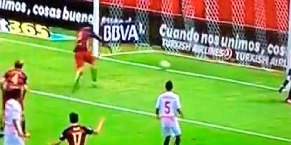 Video: la increíble falla de Gerard Piqué