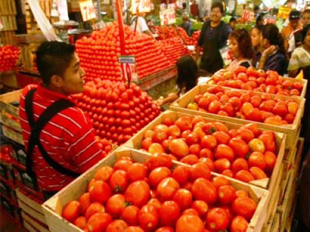Jitomate y aguacate suben de precio