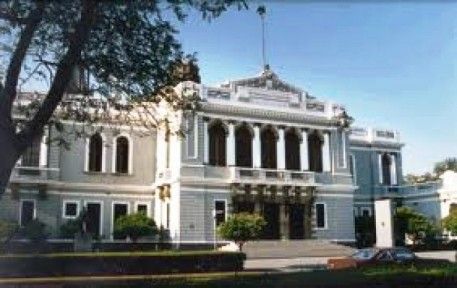 UNESCO reconoce trayectoria de académico mexicano