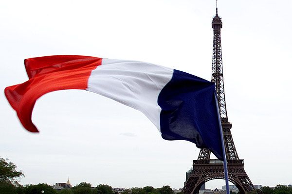 Condecora Francia a embajador mexicano