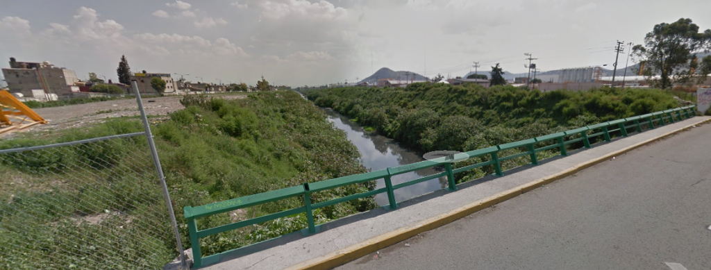 Ecatepec, el terreno difícil donde estará el papa Francisco - gran_canal_desague_ecatepec-1024x389